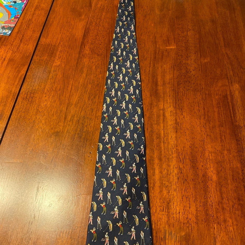Golf-Themed Pattern Neck Tie 100% Silk Handmade - Picture 3 of 7